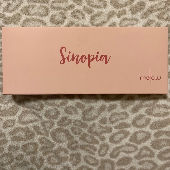 Mellow Cosmetics 12 Pan Eyeshadow Palette - Picture 2 of 2